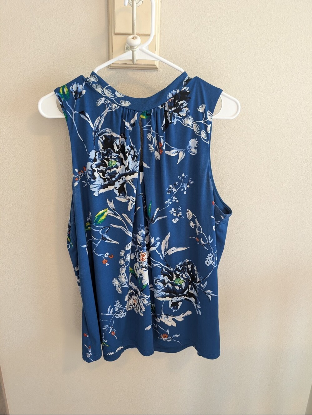 White House Black Market Women's XL Floral Blouse Keyhole Neck Sleeveless Career